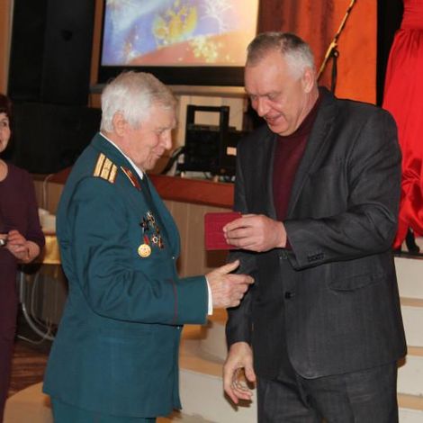 Вручение медалей ветеранам войны и труженикам тыла